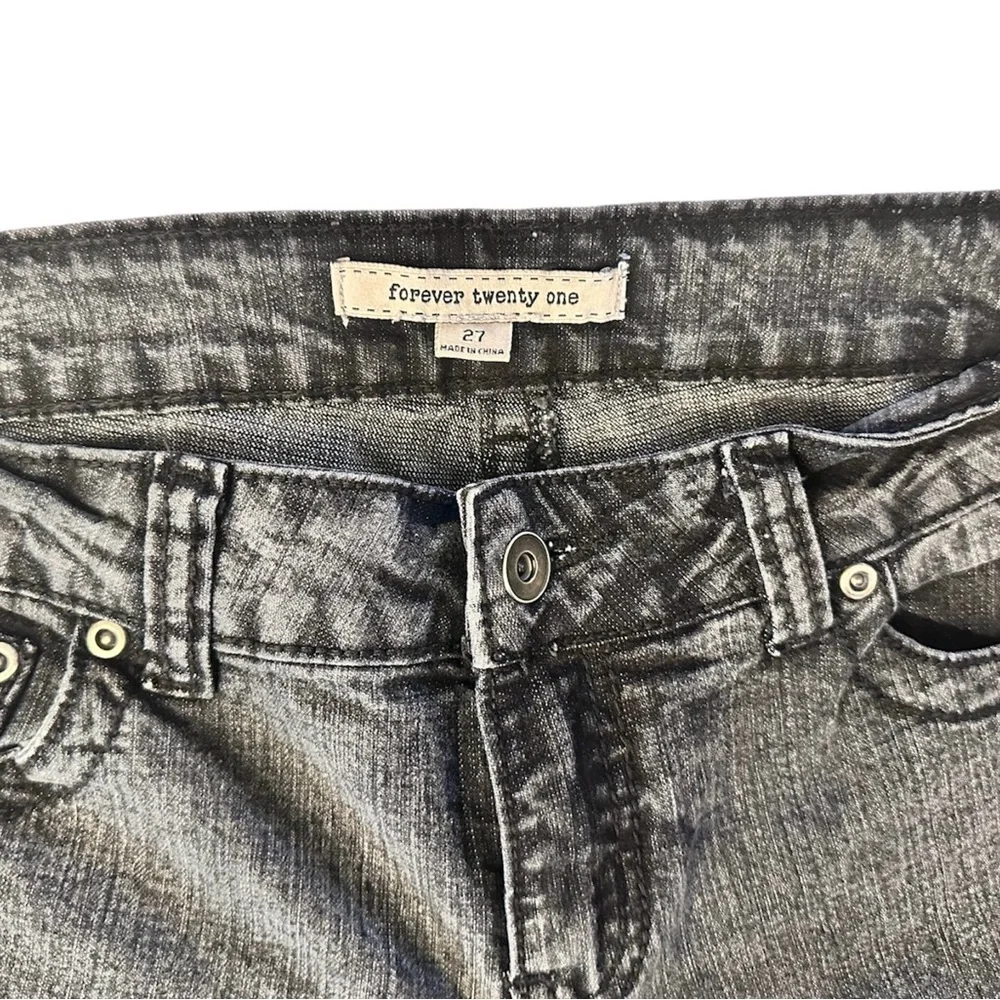 Forever 21 Gray Stone Wash Fade Skinny Jeans Size 27 - Picture 6 of 9